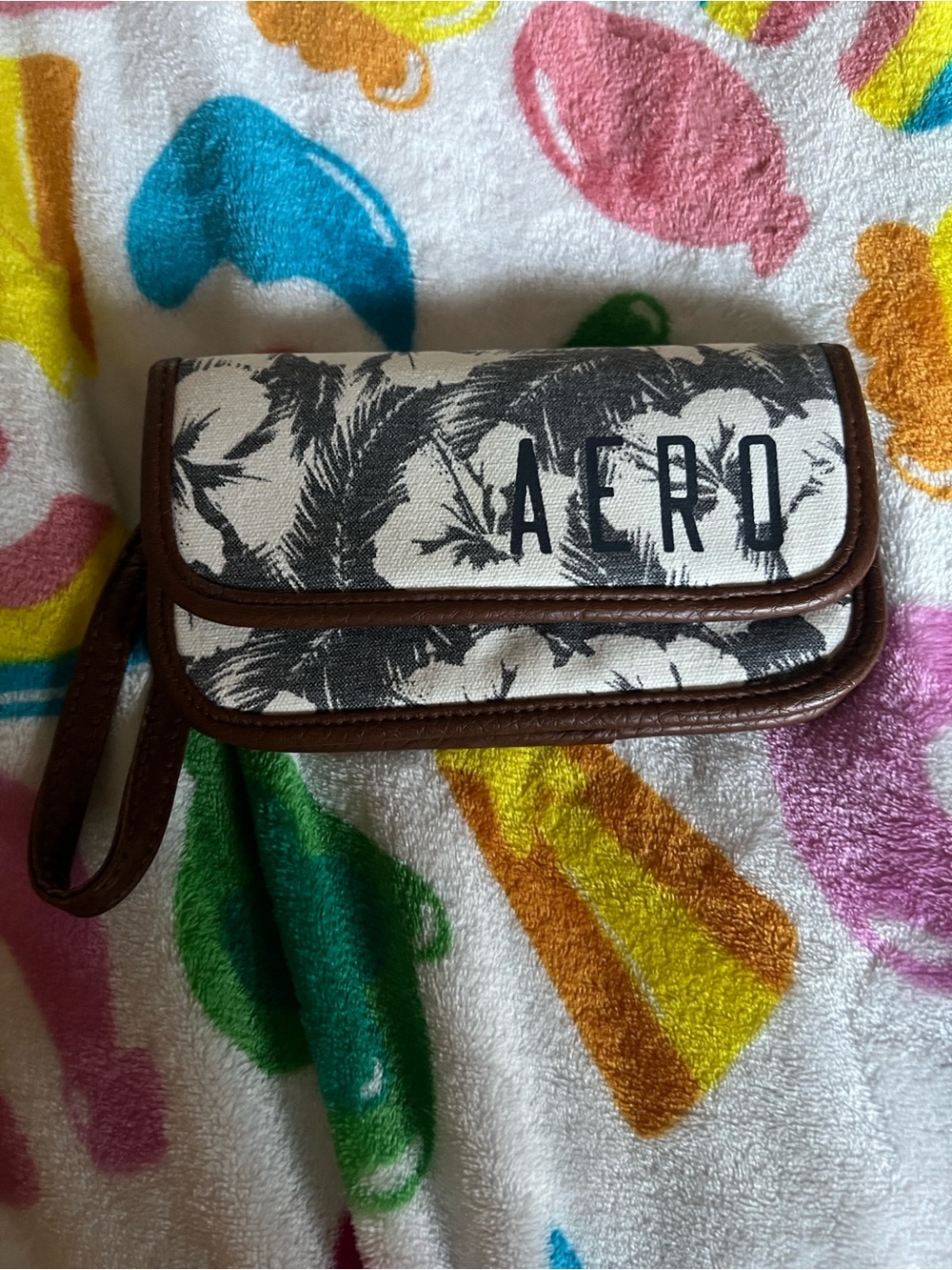 Aeropostale Black & White Floral Wristlet Wallet with Brown Trim